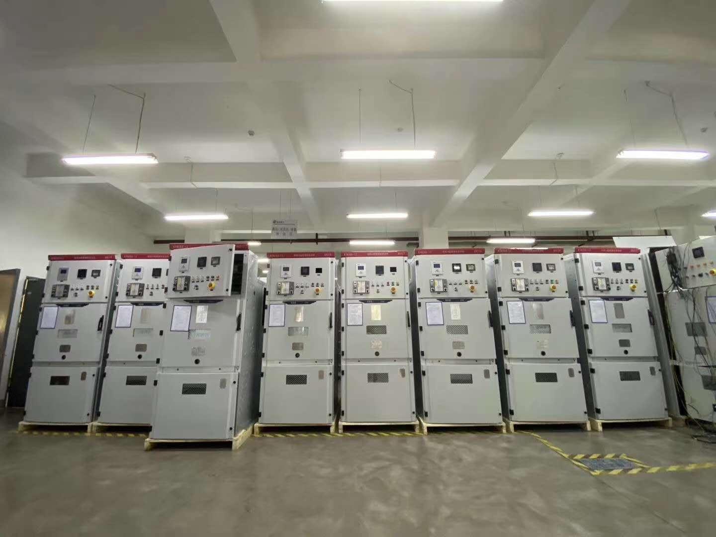 礦場(chǎng)、破碎機(jī)設(shè)備—高壓固態(tài)軟起動(dòng)一體機(jī)(圖2) 礦場(chǎng)、破碎機(jī)設(shè)備—高壓固態(tài)軟起動(dòng)一體機(jī)(圖2)