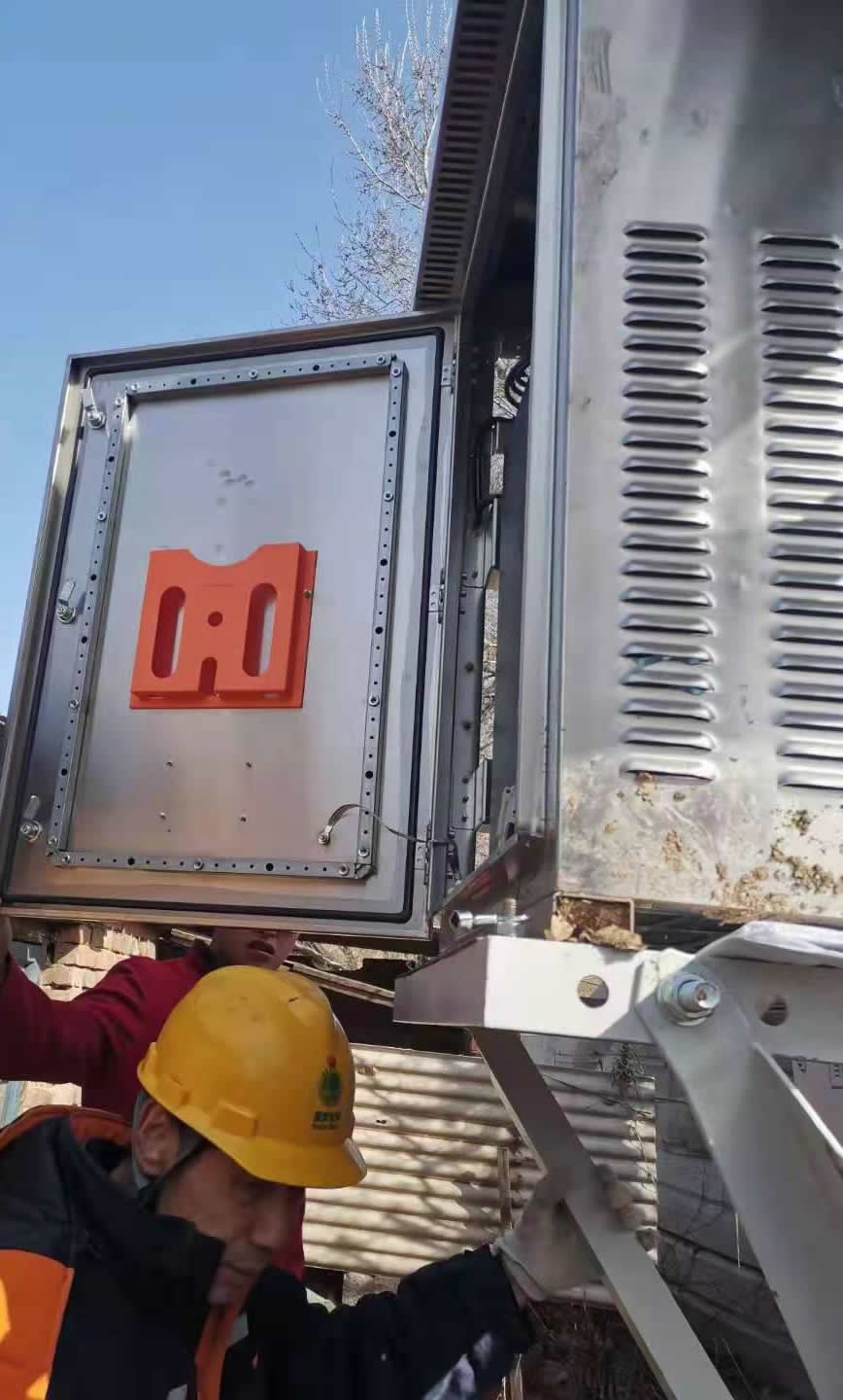 沈陽局開始掛網(wǎng)—三相電流不平衡治理裝置(圖3) 沈陽局開始掛網(wǎng)—三相電流不平衡治理裝置(圖3)