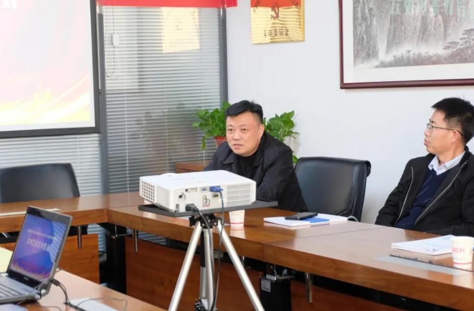 西馳電氣攜手老電工，戰(zhàn)略合作，共謀發(fā)展！(圖5)