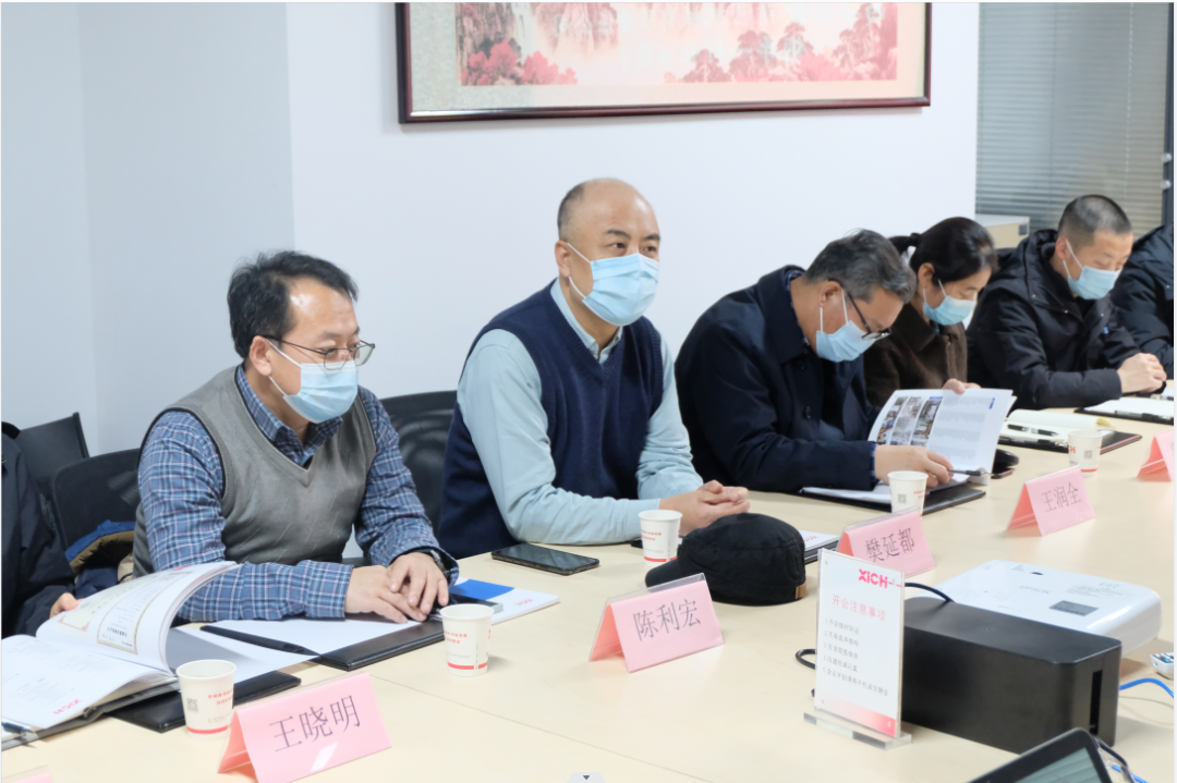 陜西省總商會(huì)副會(huì)長、西安華歐精密機(jī)械有限公司董事長樊延都一行來西馳參觀交流(圖2)